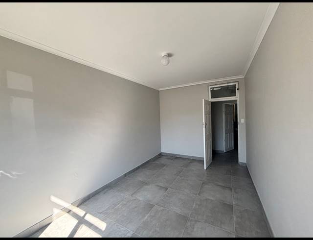 3 BEDROOM FLAT TO LET IN SEA VIEW